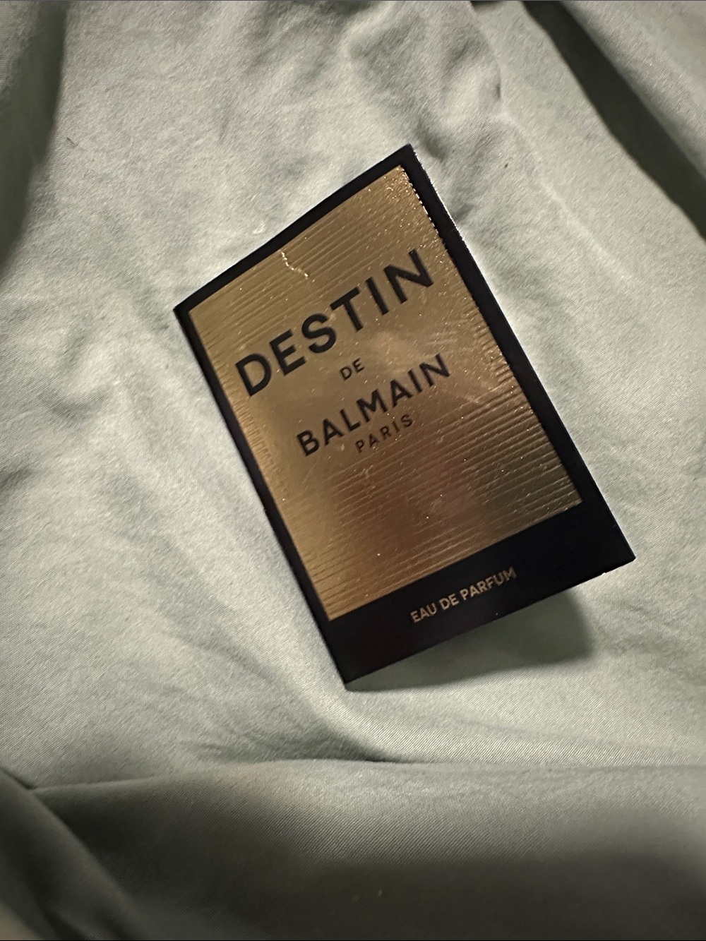 4/$15 Destin de Balmain sample